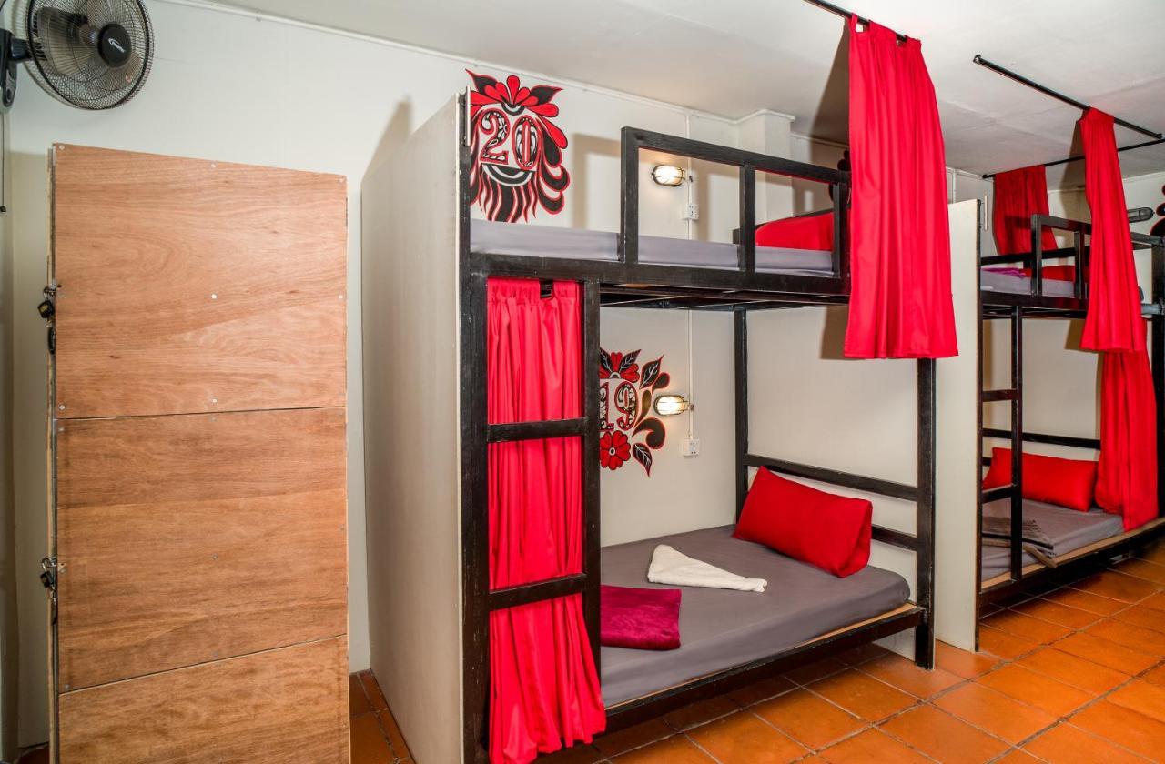 סיאם ריפ Pomme Brewhouse Hostel מראה חיצוני תמונה